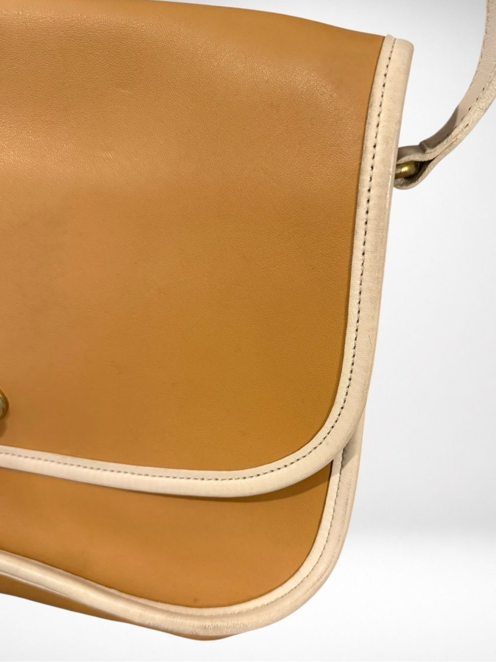 COACH Vintage City Spectator Crossbody Bag Tan Cream Leather Turn Lock 1980s - Picture 5 of 14